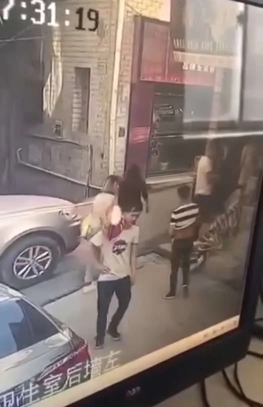 Khiê’p thật 1 nh/át die luôn.