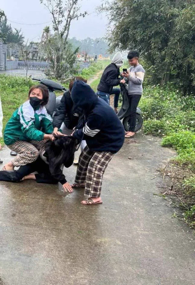 BLHĐ ở nghệ An: nữ sinh bị đa’nh hội đồng d:ã/m:an