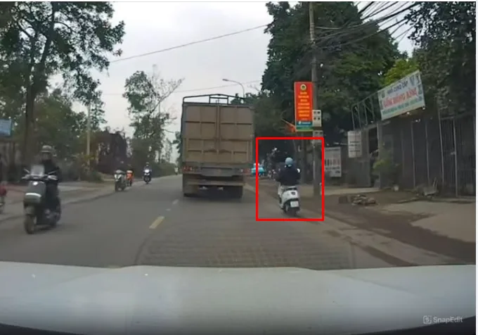 Các cụ g::ánh c:/òng lưng…