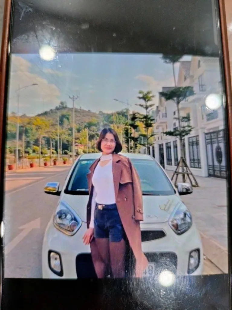 Sơn La: Vợ giáo viên cặp bồ với cán bộ, vẫn thề thốt với chồng. Là 1 giáo viên mà lại suy đồi về đạo đức.