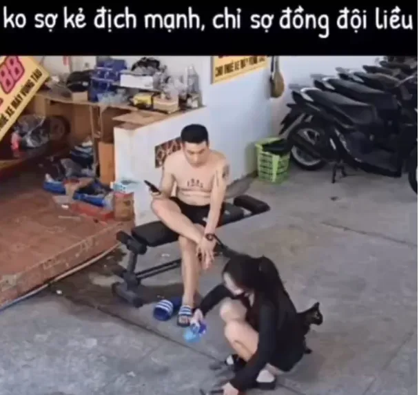 Muốn giãy đành đạch không!! Này thì ko chịu hợp tác với chụy