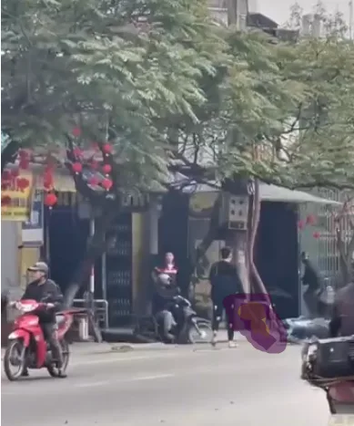 Thanh Hoá: Nghe bảo va chạm xe máy xong xuống inova nhau