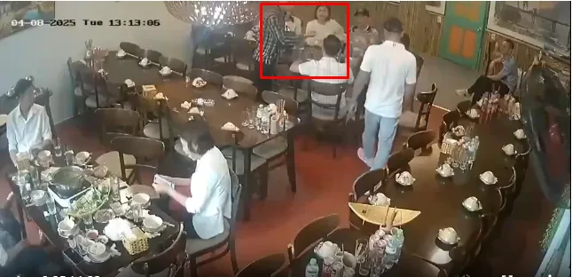Căng!! Dùng tay “thông tai” khiến 1 người co giật nhập viện cấp cứu!